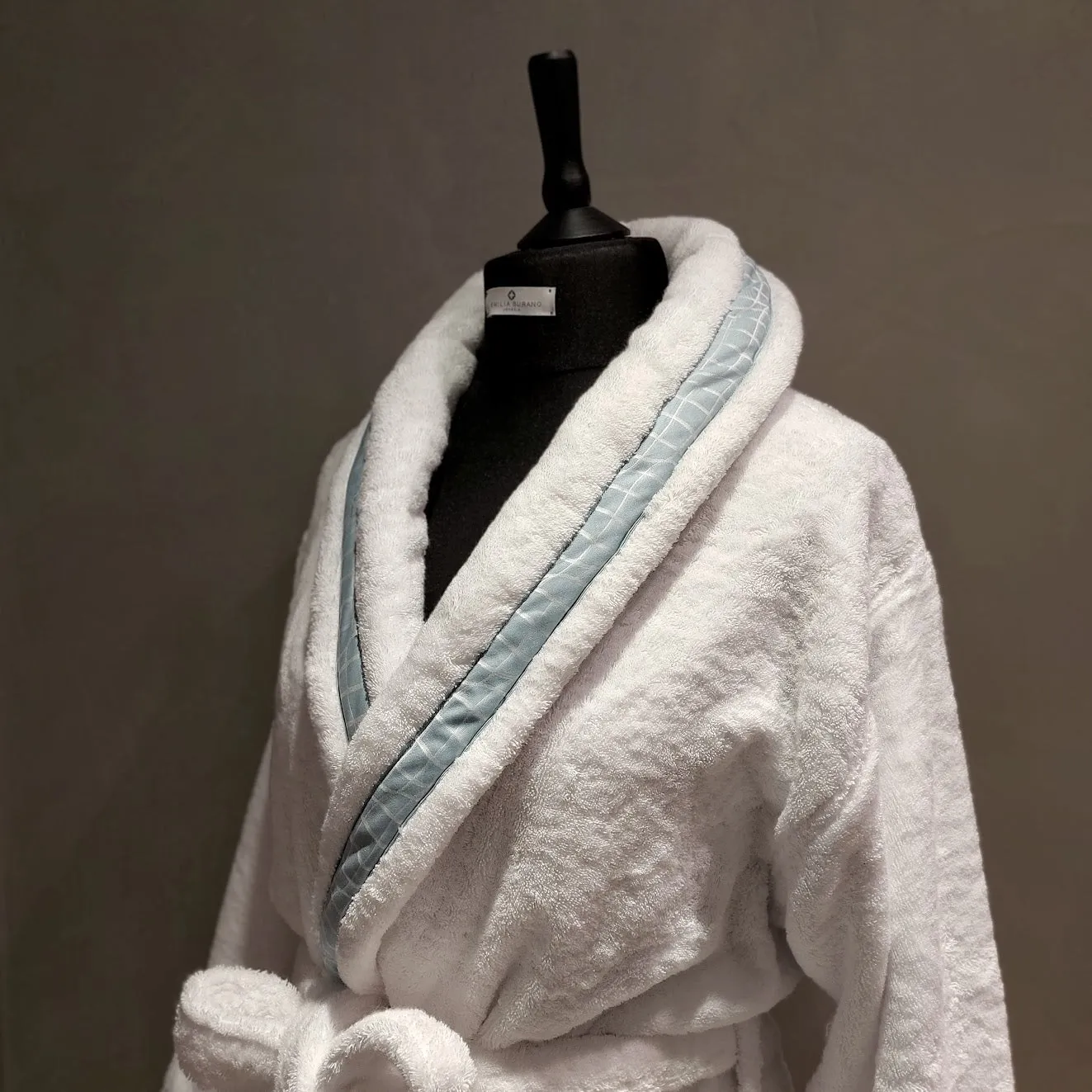 "FLOW" Bathrobe